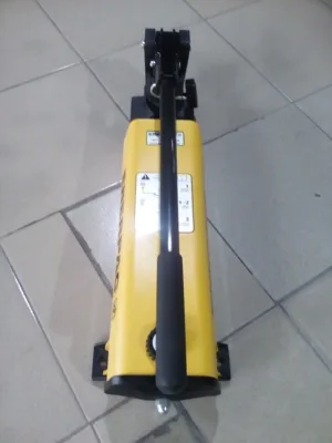 ENERPAC P802 10000PSI HYDRAULIC HAND PUMP